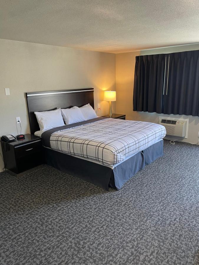 Royal Inn Eugene- Airport Екстериор снимка