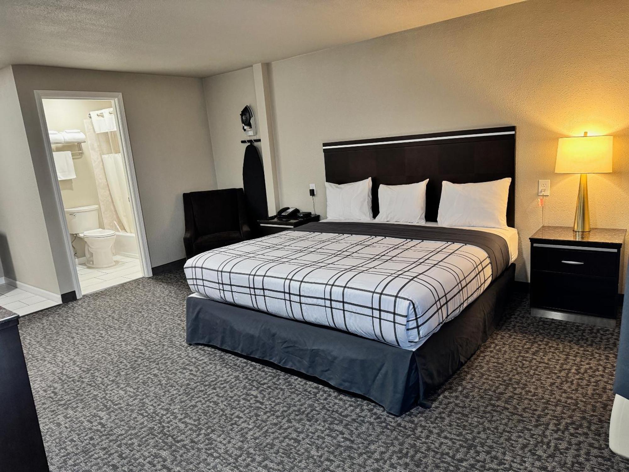 Royal Inn Eugene- Airport Екстериор снимка